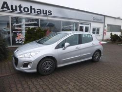 Silber Gebraucht 2013 Peugeot 308 Active Limousine | 3.890 €
