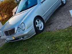 Grau Gebraucht 2000 Mercedes E240 Avantgarde Limousine | 5.450 € (Guter Preis)