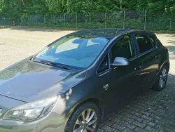 Grau Gebraucht 2012 Opel Astra Kleinwagen | 1.950 € (Superpreis)