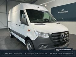 Weiss Gebraucht 2024 Mercedes Sprinter Van | 41.531 € (Guter Preis)