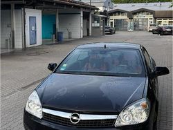 Schwarz Gebraucht 2011 Opel Astra Cabriolet Cabrio | 4.100 €