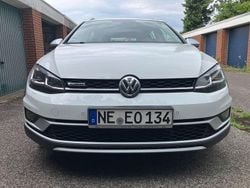 Weiß Gebraucht 2017 VW Golf Alltrack Kombi | 22.500 € (Etwas zu teuer)