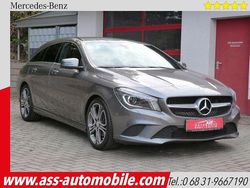 Grau Gebraucht 2015 Mercedes CLA180 Shooting Brake Urban Kombi | 19.300 € (Fairer Preis)
