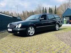 Schwarz Gebraucht 2003 Mercedes E430 Avantgarde Limousine | 14.500 €