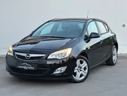 Schwarz Gebraucht 2013 Opel Astra Design Edition Limousine | 3.890 € (Superpreis)