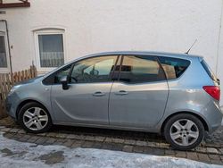 Silber Gebraucht 2011 Opel Meriva Color Edition Van / Kleinbus | 4.900 € (Fairer Preis)