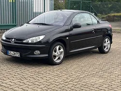 Schwarz Gebraucht 2003 Peugeot 206 CC Cabrio | 3.700 € (Teuer)