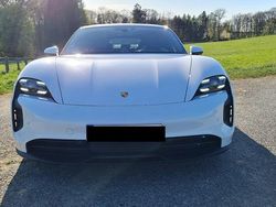 Weiß Gebraucht 2020 Porsche Taycan 4S Performance Package Limousine | 53.000 € (Guter Preis)