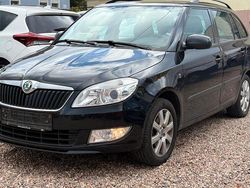 Schwarz Gebraucht 2012 Skoda Fabia Kleinwagen | 3.500 €