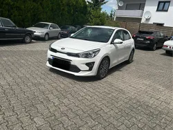 Weiß Gebraucht 2021 Kia Rio Platinum Edition Kleinwagen | 18.000 € (Etwas zu teuer)