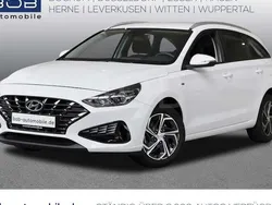 Weiß Gebraucht 2024 Hyundai i30 Select Kombi | 20.410 € (Fairer Preis)