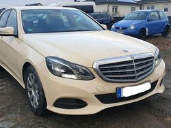 Beige Gebraucht 2016 Mercedes E200 Limousine | 7.650 €