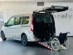 Silber Gebraucht 2018 Ford Tourneo Titanium Van / Kleinbus | 18.950 €