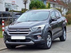 Grau Gebraucht 2018 Ford Kuga SUV | 15.999 €