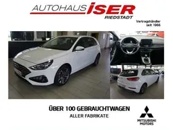 Weiß Gebraucht 2024 Hyundai i30 Pure Limousine | 18.990 € (Guter Preis)