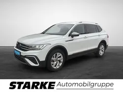Weiß Gebraucht 2024 VW Tiguan Allspace Life SUV | 35.490 € (Guter Preis)
