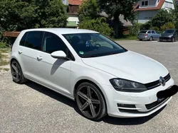 Weiß Gebraucht 2016 VW Golf VII Highline Limousine | 12.500 € (Fairer Preis)