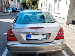 Beige Gebraucht 2003 Mercedes E270 Elegance Limousine | 5.900 € (Teuer)