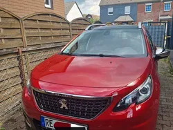 Rot Gebraucht 2017 Peugeot 2008 Style SUV | 10.500 € (Fairer Preis)