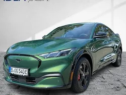 Eruption green Gebraucht 2024 Ford Mustang Mach-E Extended Range SUV | 51.480 € (Teuer)