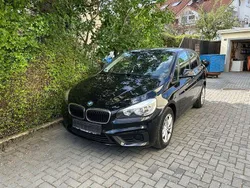Schwarz Gebraucht 2017 BMW 218 Active Tourer Van / Kleinbus | 15.600 € (Fairer Preis)
