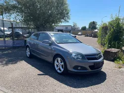 Grau Gebraucht 2005 Opel Astra GTC Limousine | 4.900 € (Teuer)