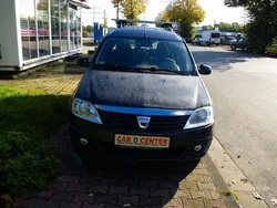 Grau Gebraucht 2010 Dacia Logan MCV Lauréate Kombi | 3.600 €