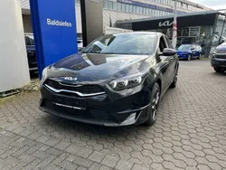 Schwarz Neu 2025 Kia Ceed Limousine | 27.455 € (Fairer Preis)