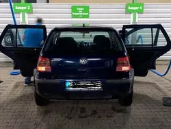 Blau Gebraucht 2001 VW Golf IV Kleinwagen | 900 € (Guter Preis)