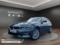 Blau Gebraucht 2021 BMW 318 Luxury Line Kombi | 27.906 € (Guter Preis)