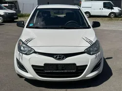 Weiß Gebraucht 2013 Hyundai i20 Edition Kleinwagen | 2.290 € (Guter Preis)