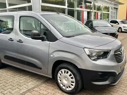 Kontrast grau/quarz silber Gebraucht 2022 Opel Combo Life Basis Van / Kleinbus | 18.400 € (Superpreis)