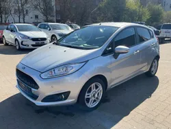 Silber Gebraucht 2017 Ford Fiesta Celebration Kleinwagen | 5.799 € (Guter Preis)
