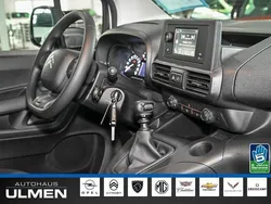 Weiss icy/deckende lackierung Gebraucht 2023 Citroën Berlingo PureTech Van / Kleinbus | 19.480 € (Guter Preis)
