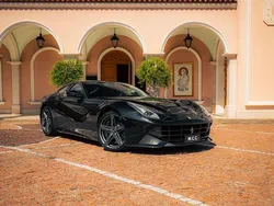 Schwarz Gebraucht 2012 Ferrari F12 | 259.500 € (Teuer)