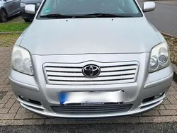 Grau Gebraucht 2005 Toyota Avensis Limousine | 3.500 €