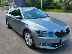 Grau Gebraucht 2016 Skoda Superb Kombi | 14.000 € (Guter Preis)