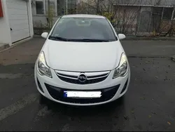 Weiß Gebraucht 2012 Opel Corsa Selection Kleinwagen | 2.700 € (Fairer Preis)