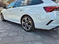 Weiß Gebraucht 2022 Skoda Octavia RS Kombi | 36.500 € (Etwas zu teuer)