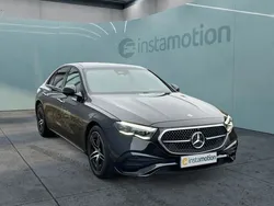 Schwarz Gebraucht 2024 Mercedes E200 AMG Limousine | 77.700 €