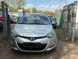 Silber Gebraucht 2014 Hyundai i20 Classic Kleinwagen | 5.450 € (Fairer Preis)