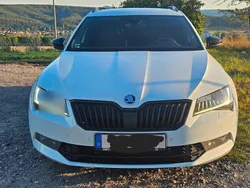 Weiß Gebraucht 2017 Skoda Superb SportLine Kombi | 16.700 € (Fairer Preis)