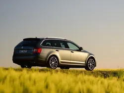 Grau Gebraucht 2015 Skoda Octavia RS Kombi | 13.500 € (Fairer Preis)