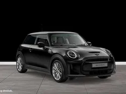 Midnight black Gebraucht 2022 Mini Cooper SE Hatch Kleinwagen | 19.960 € (Etwas zu teuer)
