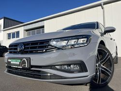 Mondsteingrau Gebraucht 2023 VW Passat R-line Kombi | 25.860 € (Guter Preis)