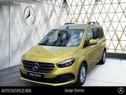 Limonitgelb metallic Gebraucht 2023 Mercedes T180 Progressive Van / Kleinbus | 26.667 € (Fairer Preis)