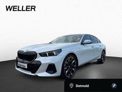 Mineralweiß (weiß) Gebraucht 2025 BMW 520 M Sport Limousine | 53.990 € (Fairer Preis)