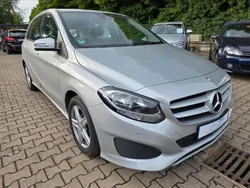 Silber Gebraucht 2015 Mercedes B200 Van / Kleinbus | 9.990 € (Fairer Preis)