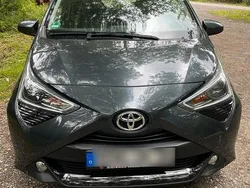 Grau Gebraucht 2020 Toyota Aygo Kleinwagen | 10.000 € (Fairer Preis)