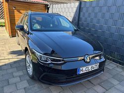 Schwarz Gebraucht 2024 VW Golf VIII Life Kombi | 24.900 € (Fairer Preis)